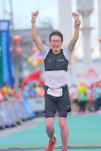 BIB: 430, 5478
                            <button type="button" onclick="openModal(21764865)" class="btn btn-primary btn-sm float-right btn-popup" data-toggle="modal" data-target=".modal-high-quality">
                        <i class="fas fa-shopping-cart"></i> Add to Cart
                    </button>
                                            <button type="button" onclick="isThisMe(21764865, true)" class="btn btn-success btn-sm float-right btn-popup btn-isme hidden" data-toggle="tooltip" data-placement="bottom" title="นี่คือรูปของคุณใช่ไหม คลิกที่นี่เพื่อเอาเข้าอัลบั้ม">
                        <i class="fas fa-plus"></i> Add to album
                    </button>
                    <button type="button" onclick="isThisMe(21764865, false)" class="btn btn-warning btn-sm float-right btn-popup btn-isnotme hidden">
                        <i class="fas fa-ban"></i> Remove from album
                    </button>